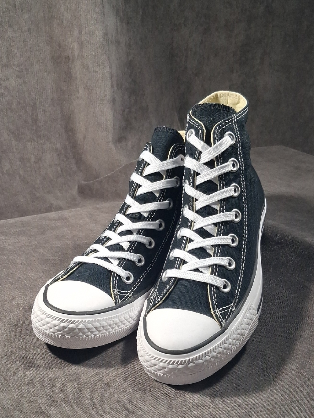 Converse Chuck Taylor All Star Classic Black High Canvas Sneakers NWOT US 7
